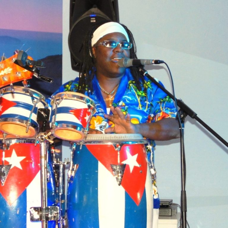 Salsaband Latino Total begeistert mit mitreißender Livemusik in Leipzig Professionelle Salsaband für Events und Hochzeiten in Leipzig buchen - Latino Total begeistert mit authentischer Live Musik und Tanzrhythmen