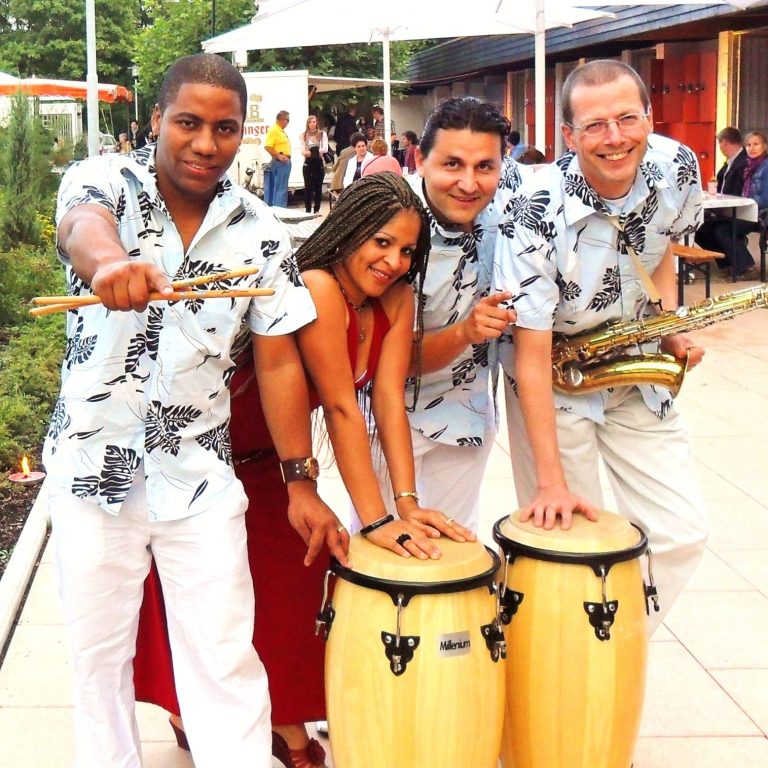 Salsaband in Chemnitz Salsaband spielt auf einer Hochzeit in Chemnitz, Sachsen, mit lateinamerikanischen Klängen